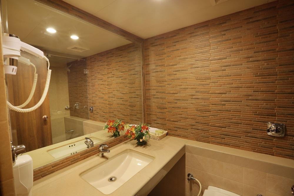 נאווי מומבאי Abbott Hotel מראה חיצוני תמונה