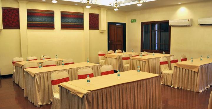 נאווי מומבאי Abbott Hotel מראה חיצוני תמונה