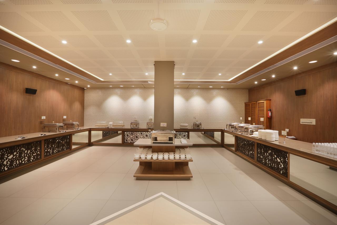 נאווי מומבאי Abbott Hotel מראה חיצוני תמונה