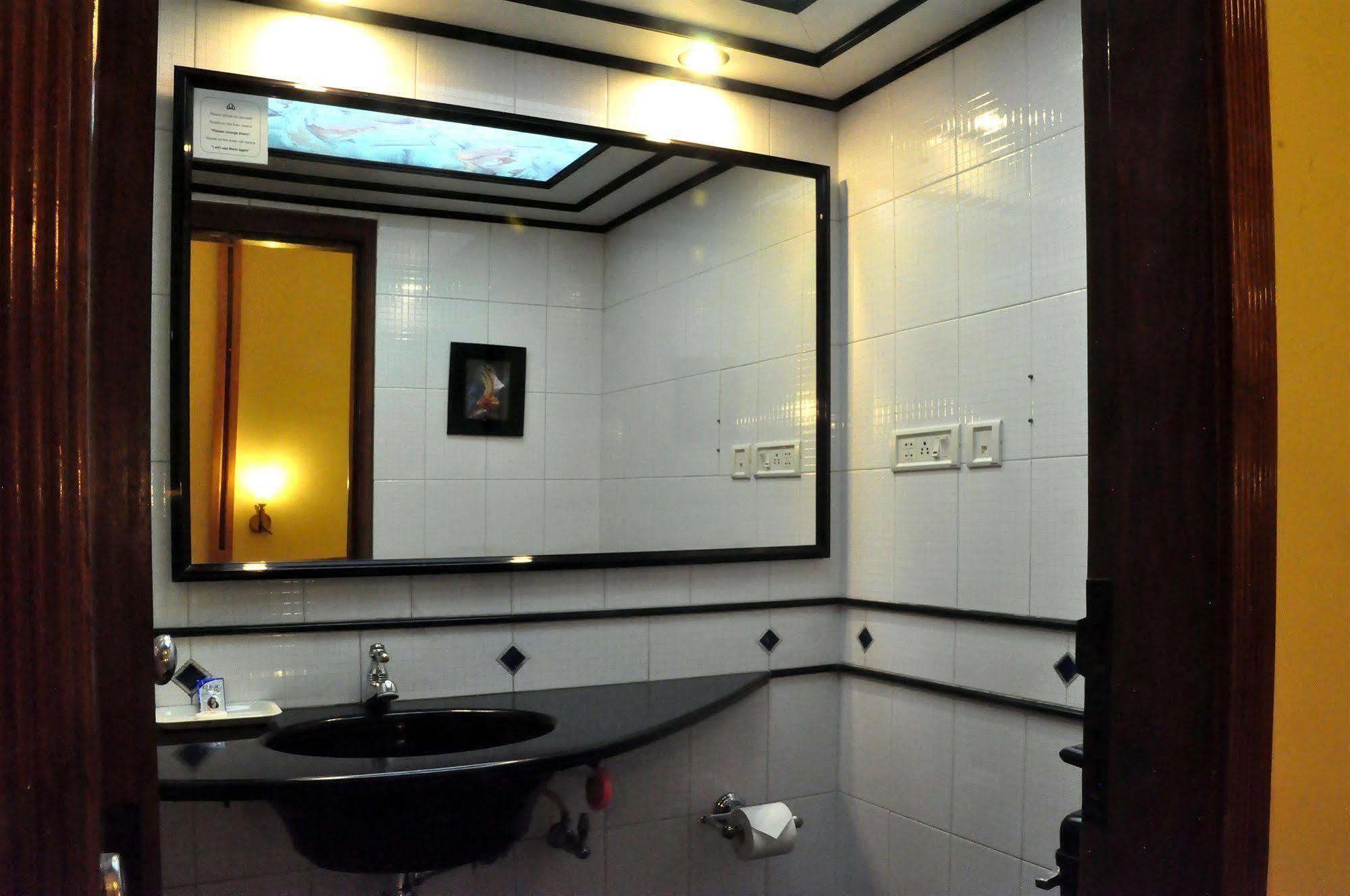 נאווי מומבאי Abbott Hotel מראה חיצוני תמונה