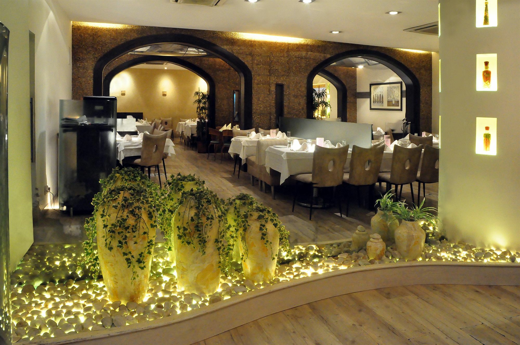 נאווי מומבאי Abbott Hotel מראה חיצוני תמונה