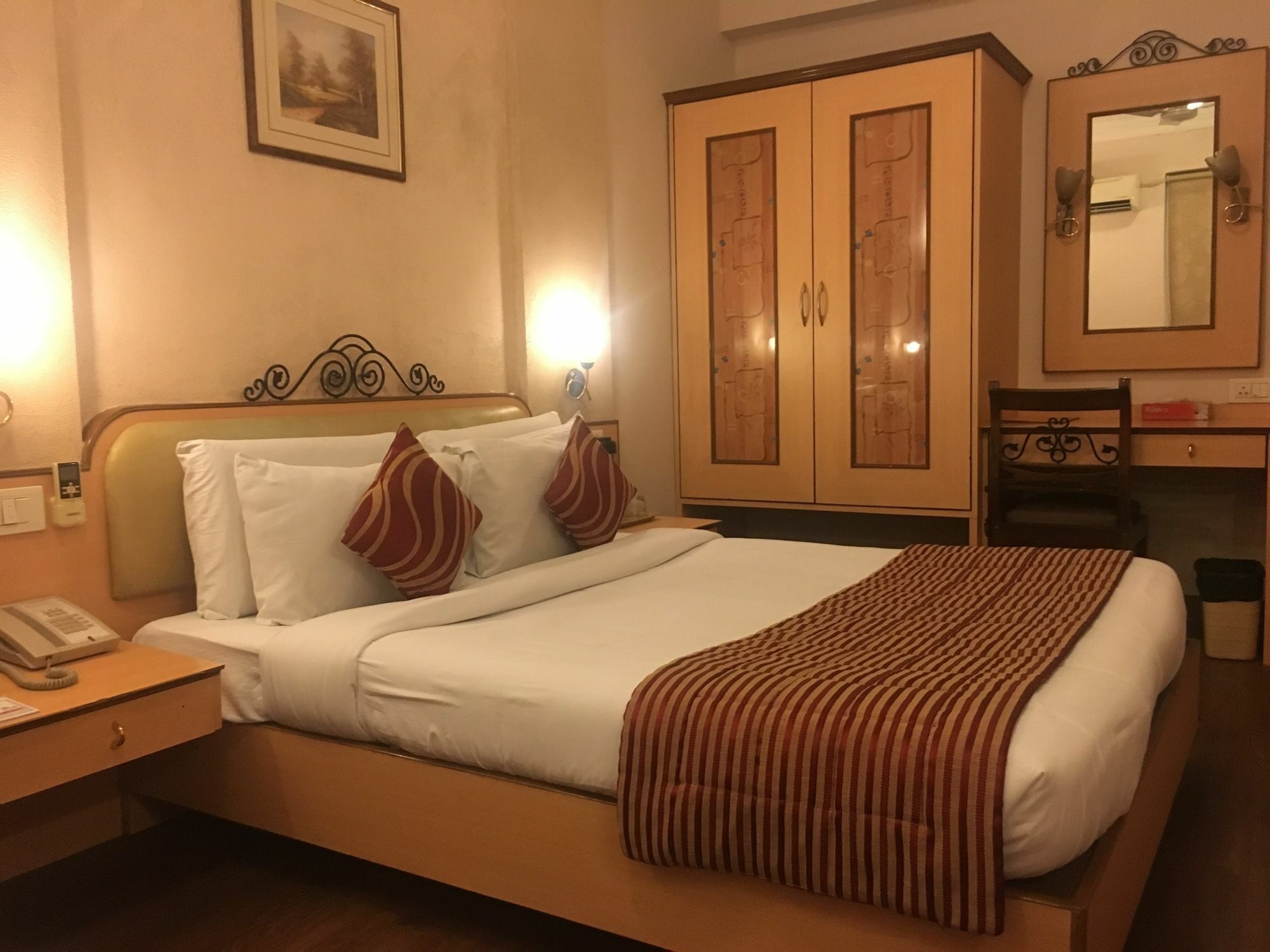 נאווי מומבאי Abbott Hotel מראה חיצוני תמונה