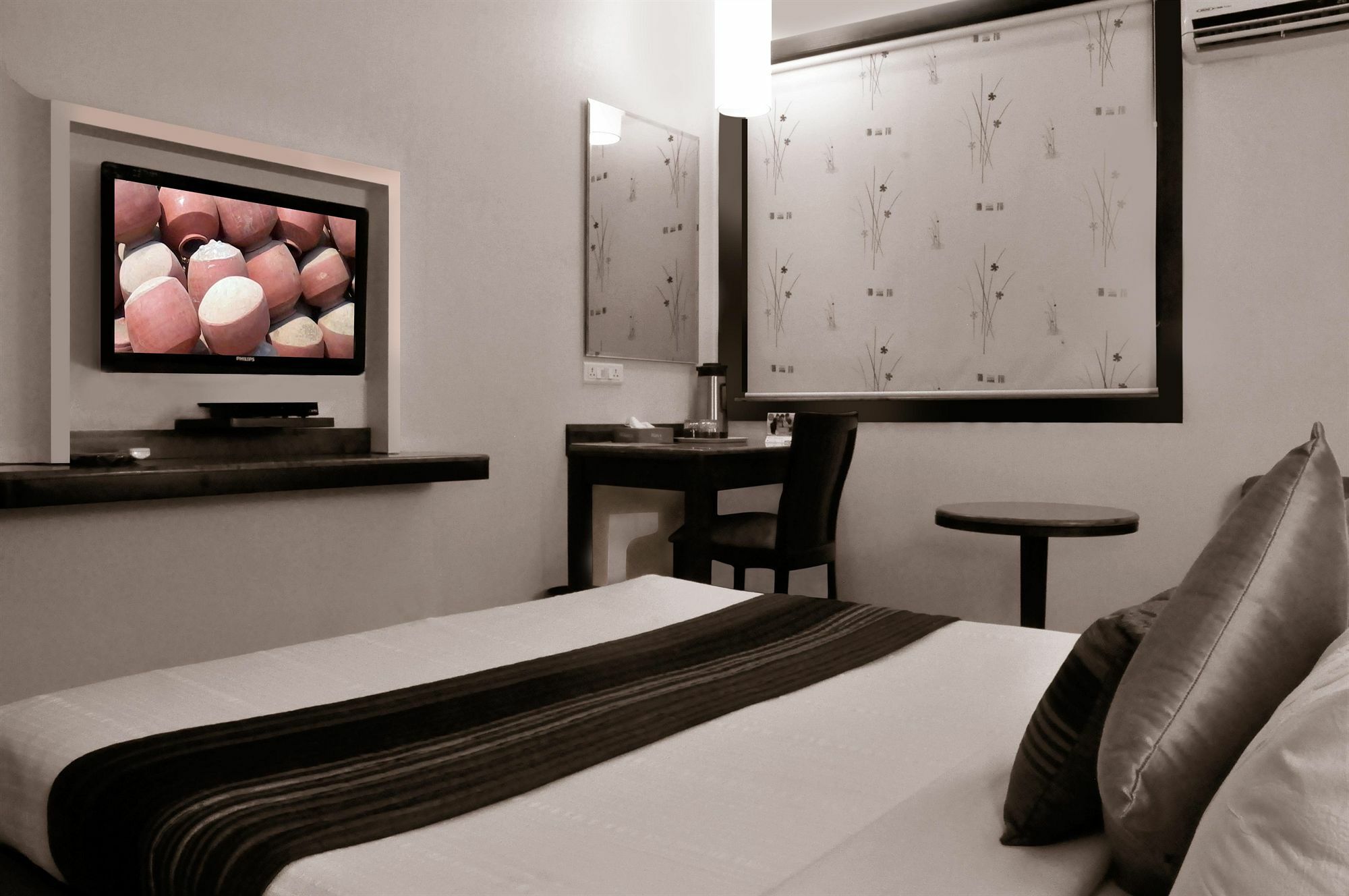 נאווי מומבאי Abbott Hotel מראה חיצוני תמונה